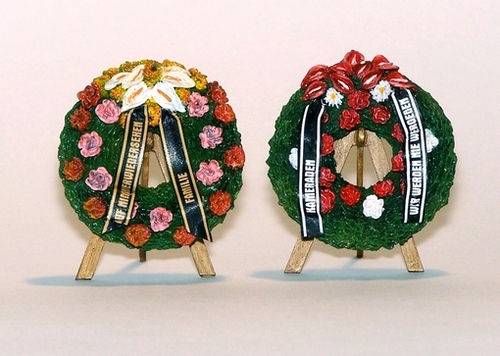 Funeral wreaths with easels - Image 1